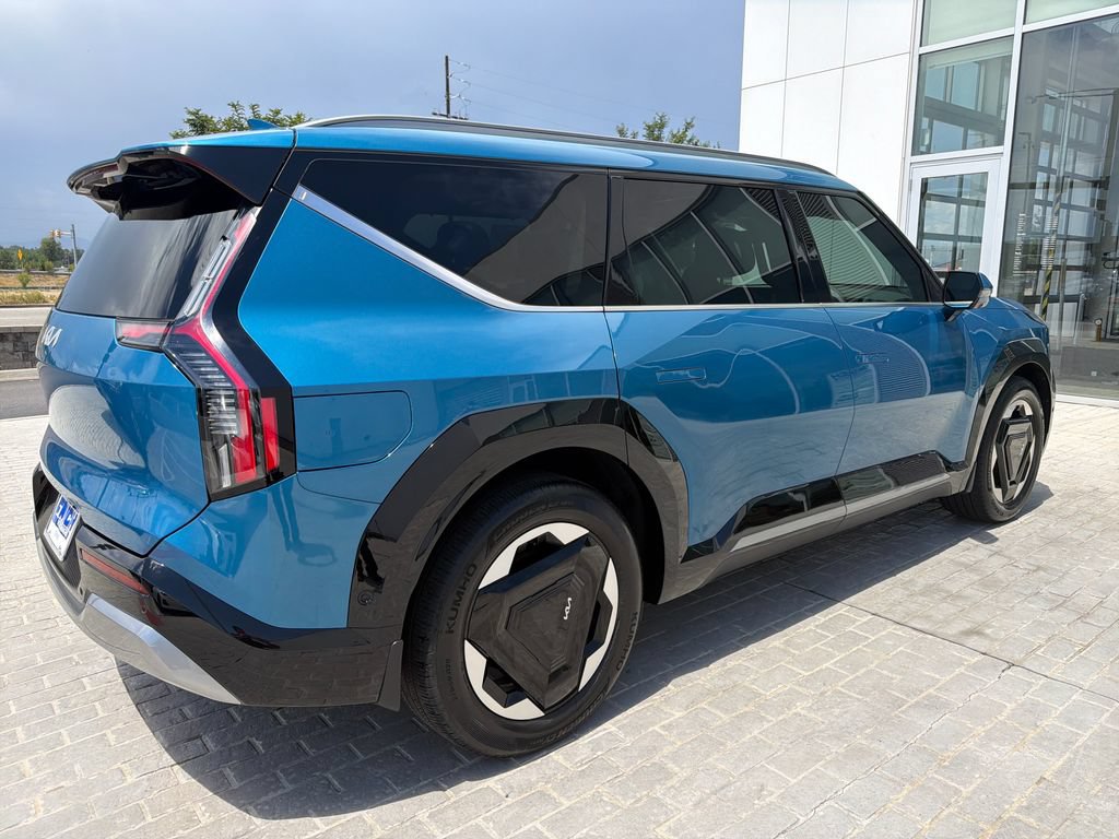 Used 2024 Kia EV9 Land AWD/4WD image 5