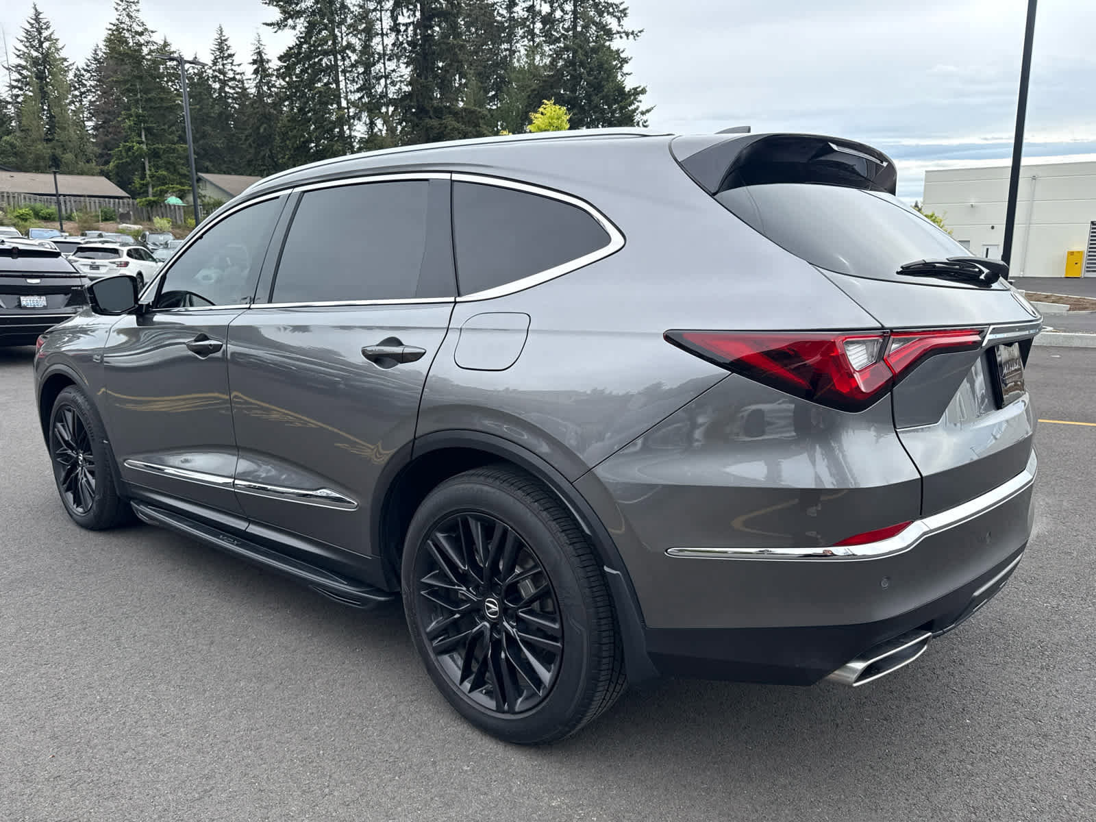 Used 2023 Acura MDX SH-AWD w/ Advance Package image 4