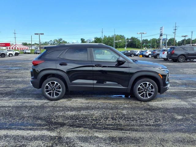 Used 2025 Chevrolet TrailBlazer LT AWD/4WD image 9