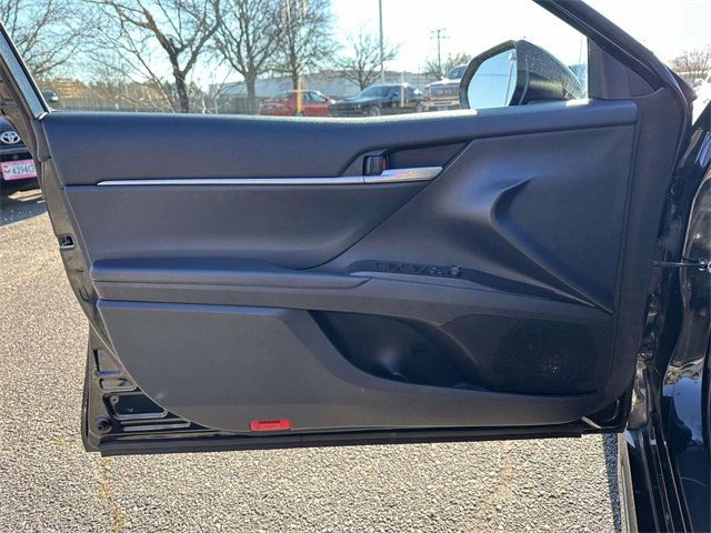 Used 2022 Toyota Camry SE image 14