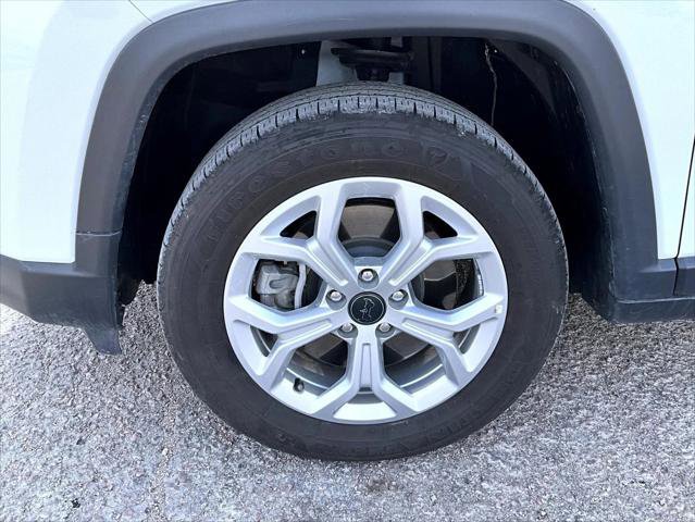 Certified 2025 Jeep Compass Latitude AWD/4WD image 22
