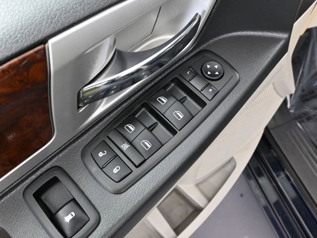 Used 2010 Chrysler Town & Country Touring Plus image 17