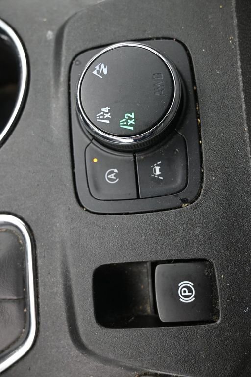 Used 2023 Chevrolet Traverse LT image 27