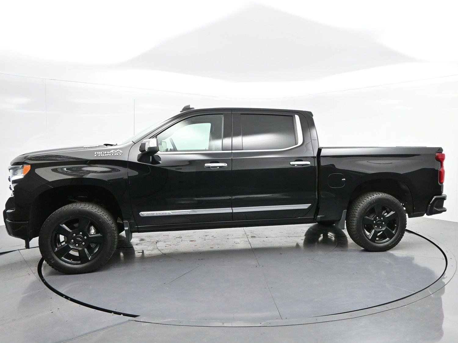 Used 2023 Chevrolet Silverado 1500 High Country w/ High Country Premium Package image 4