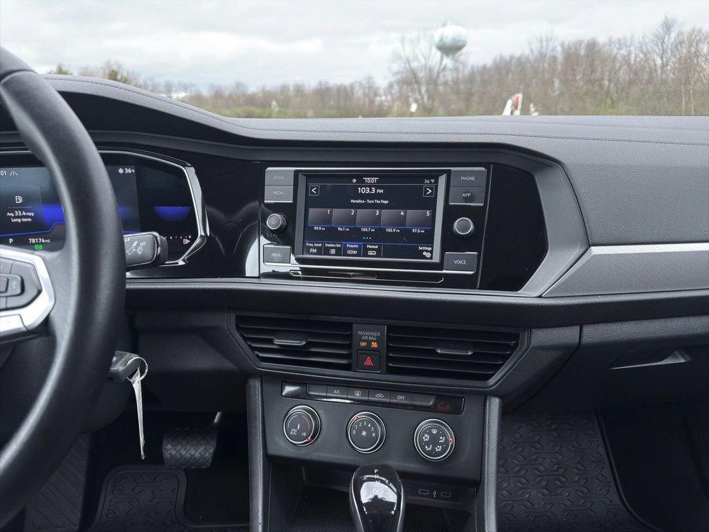 Used 2022 Volkswagen Jetta S image 4