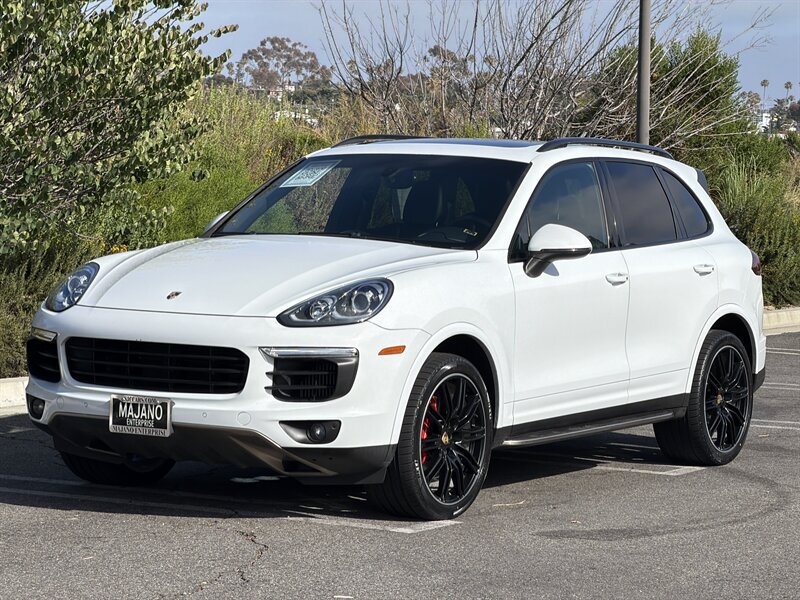 Used 2015 Porsche Cayenne S AWD/4WD image 2
