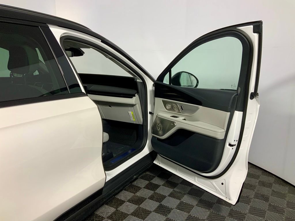 New 2026 Lincoln Nautilus Reserve image 36