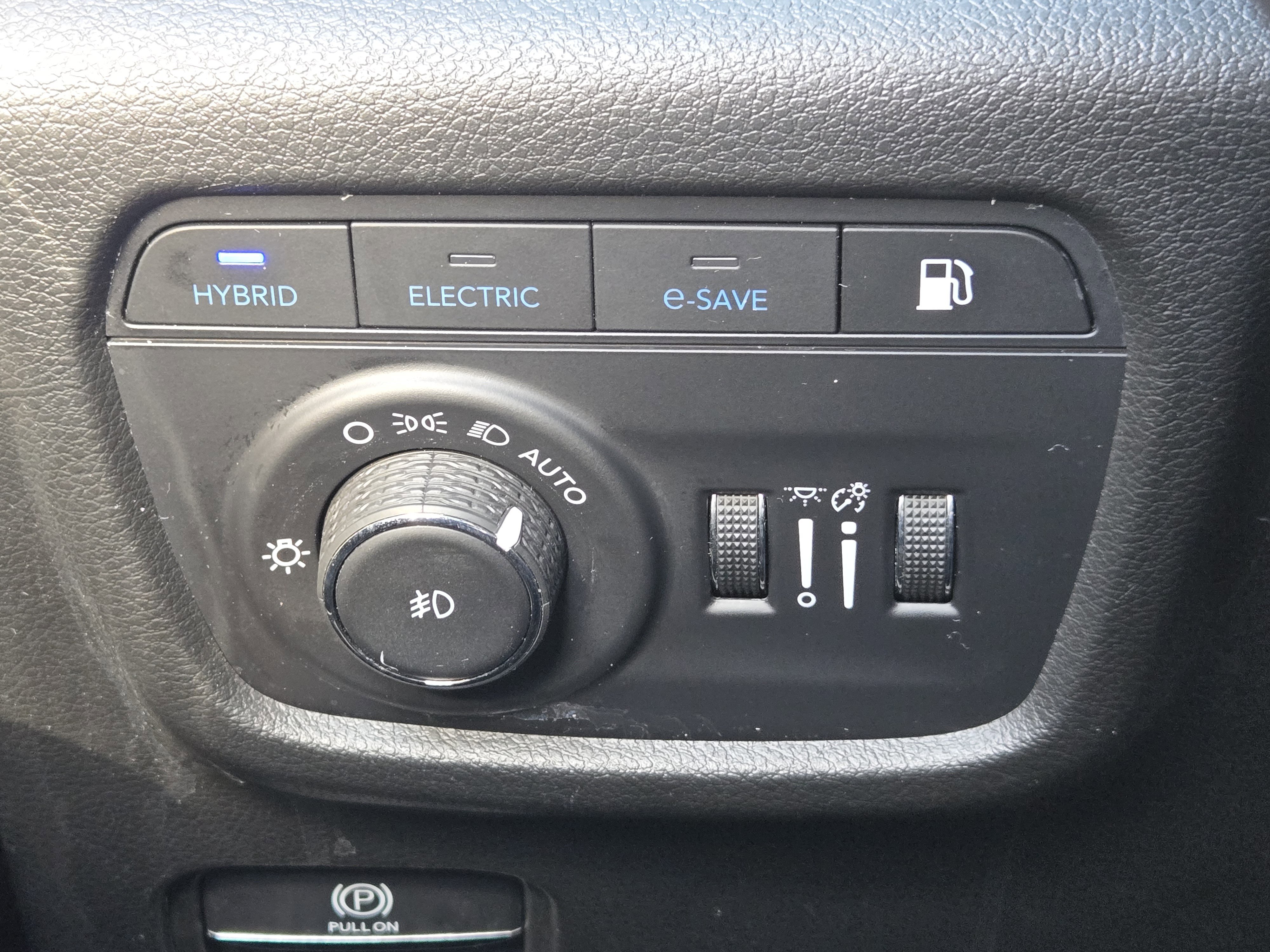 Used 2022 Jeep Grand Cherokee Overland w/ Advanced Protech Group III image 25