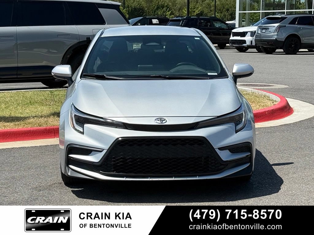 Used 2025 Toyota Corolla SE FWD image 2