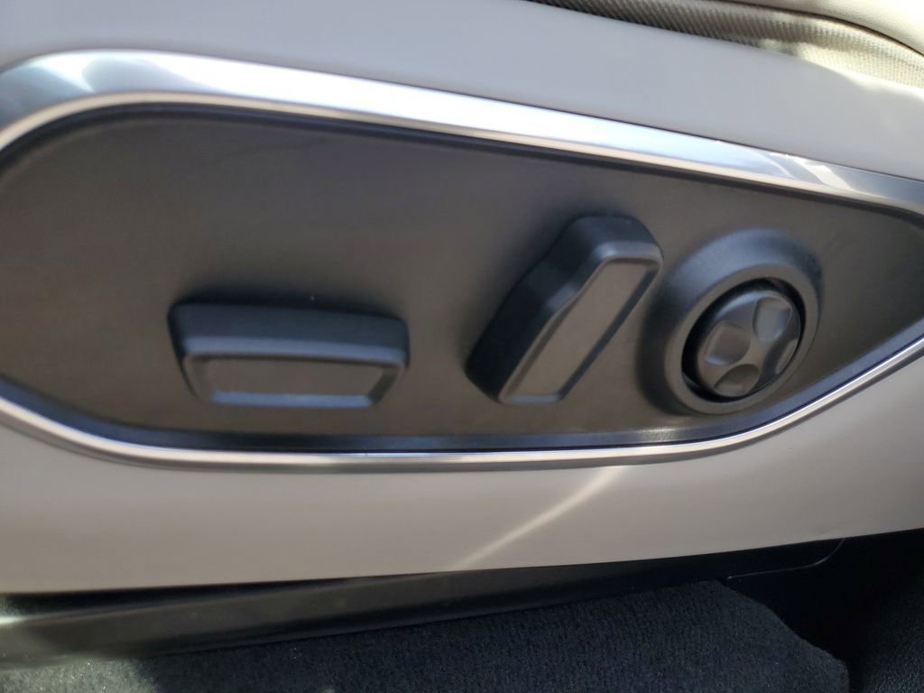 Used 2022 Jeep Wagoneer Series III w/ Premium Group I image 26