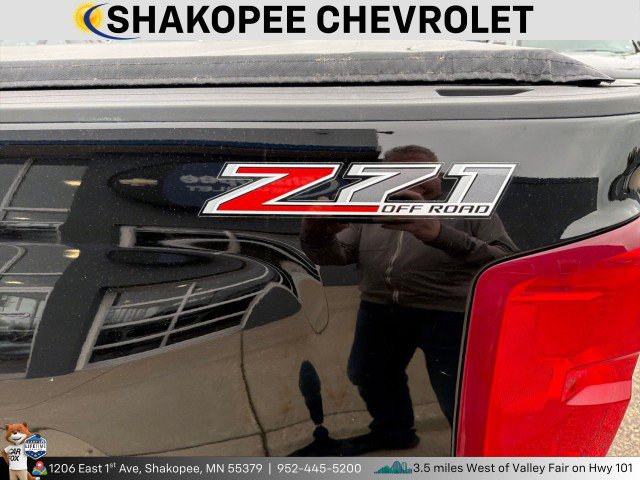 Used 2017 Chevrolet Silverado 1500 LTZ Z71 w/ LTZ Plus Package AWD/4WD image 4