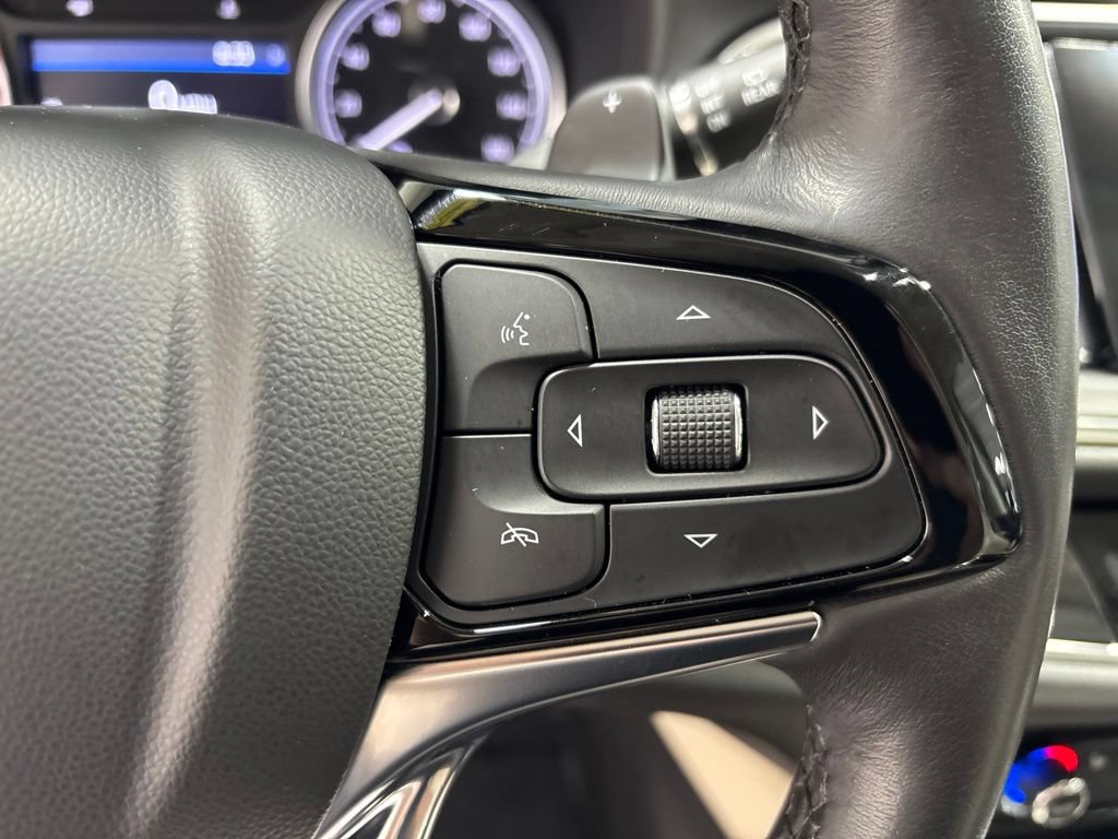 Used 2023 Buick Enclave Essence AWD/4WD image 14