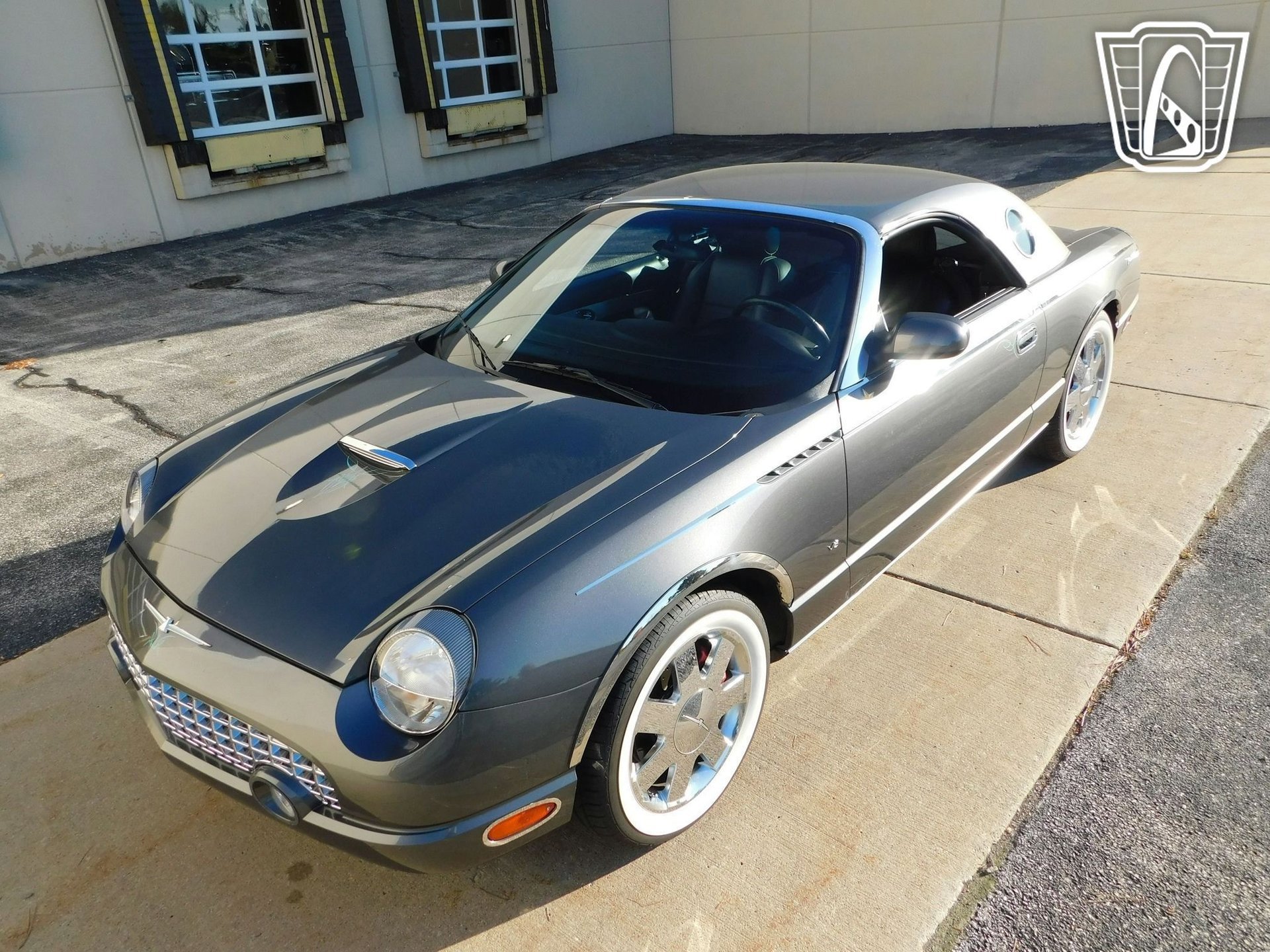 Used 2003 Ford Thunderbird image 4