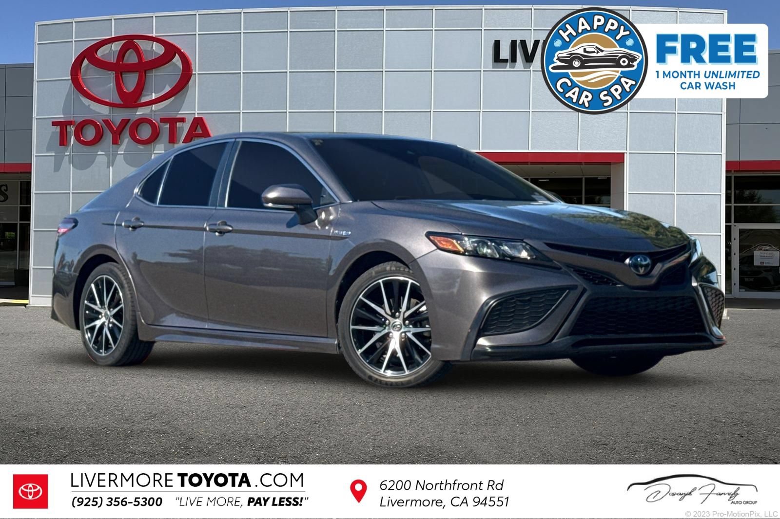 Used 2021 Toyota Camry SE w/ Cold Weather Package