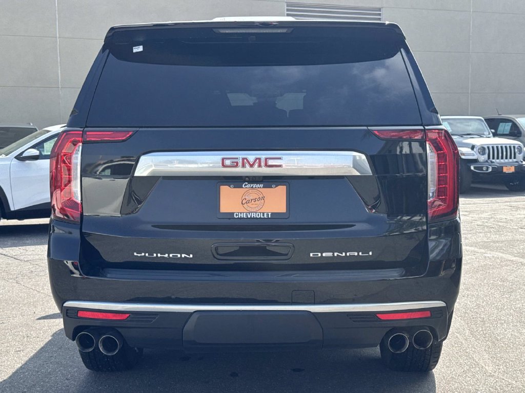 Used 2024 GMC Yukon XL Denali w/ Advanced Technology Package RWD image 3