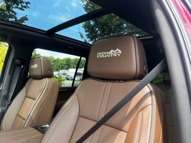 New 2026 Chevrolet Suburban High Country AWD/4WD image 13