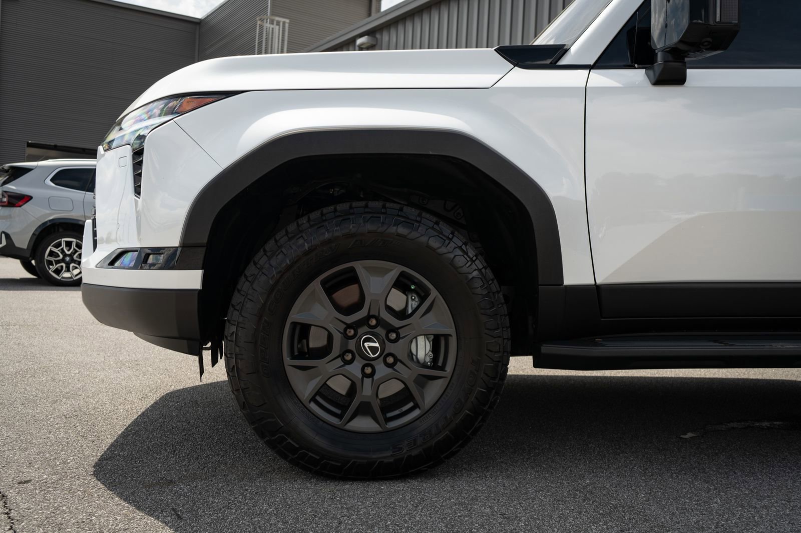 Used 2025 Lexus GX 550 AWD/4WD image 11