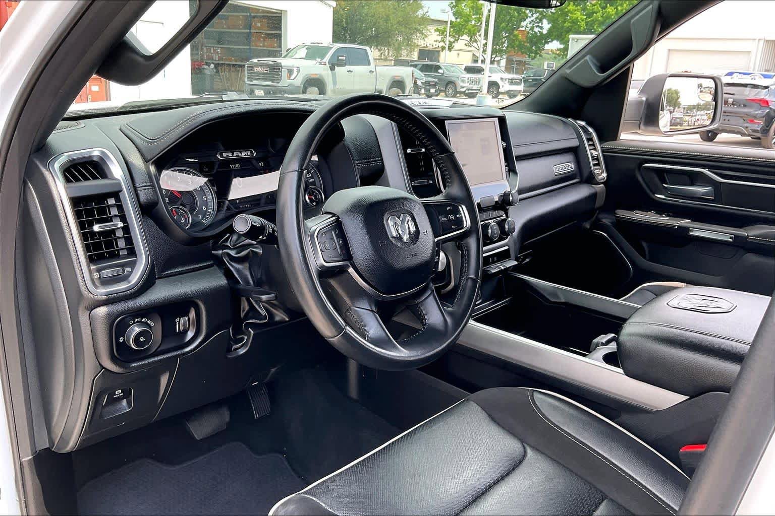 Used 2024 RAM 1500 Laramie AWD/4WD image 17