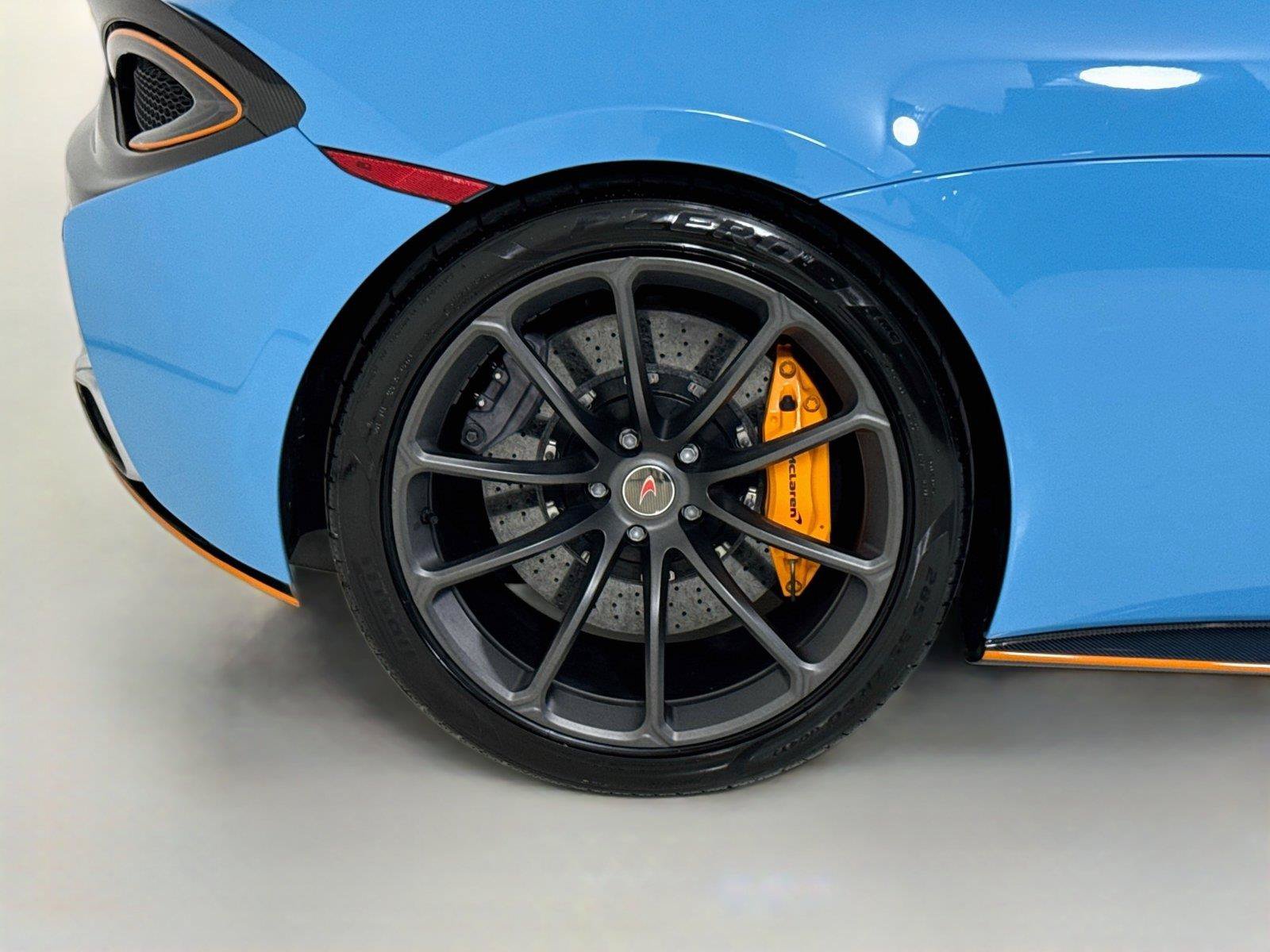 Used 2018 McLaren 570S Spider RWD image 38