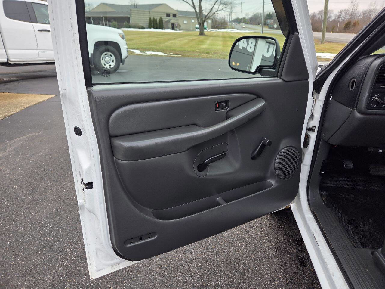 Used 2006 GMC Sierra 1500 W/T image 9