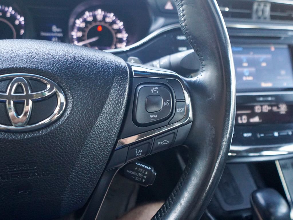 Used 2017 Toyota Avalon Touring image 21