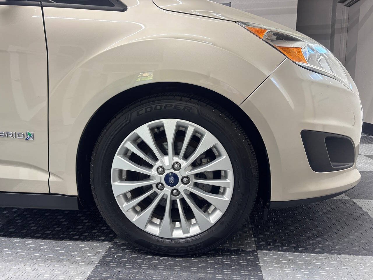 Used 2017 Ford C-MAX SE FWD image 5