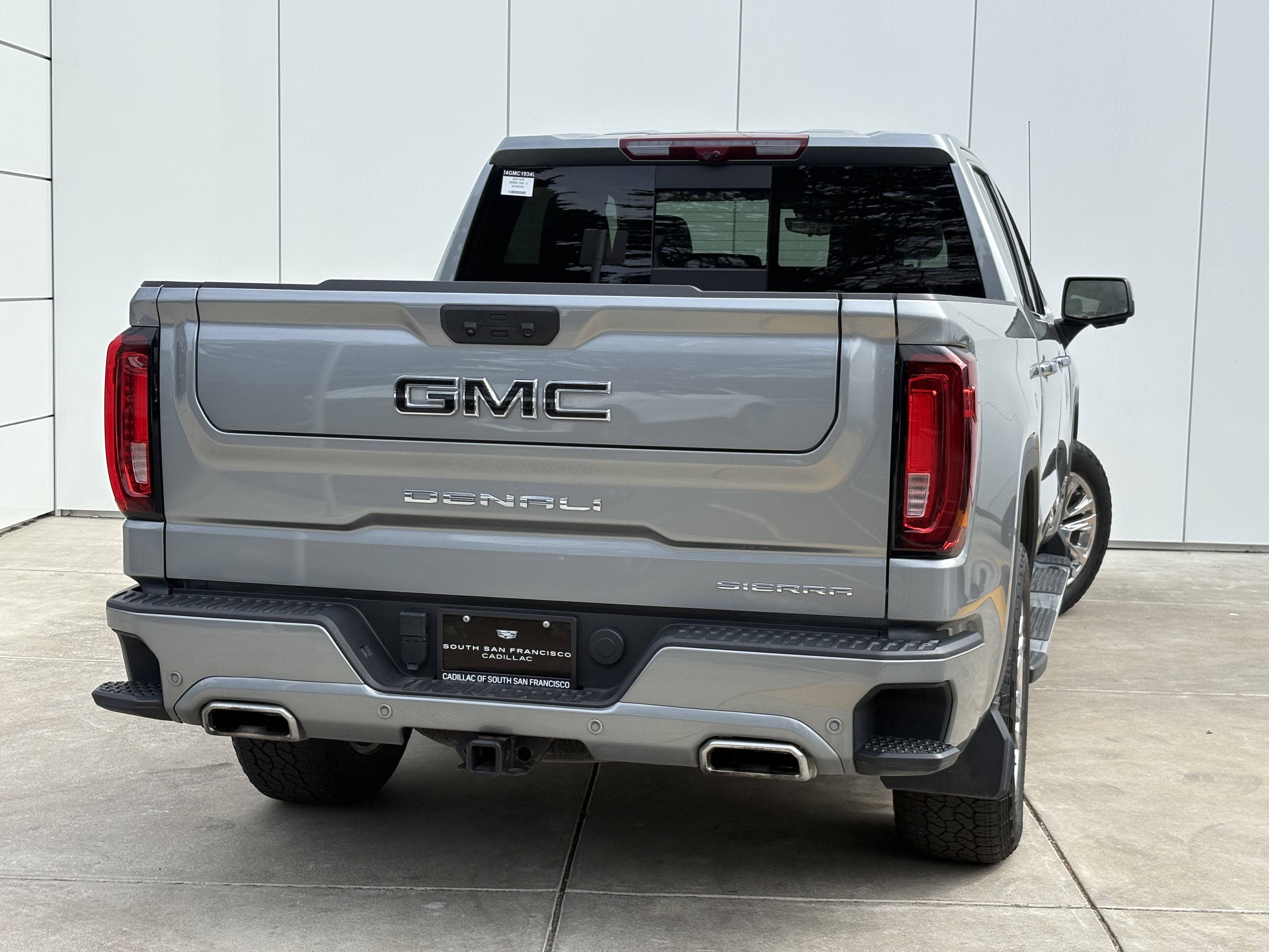 Used 2024 GMC Sierra 1500 Denali w/ Technology Package AWD/4WD image 6