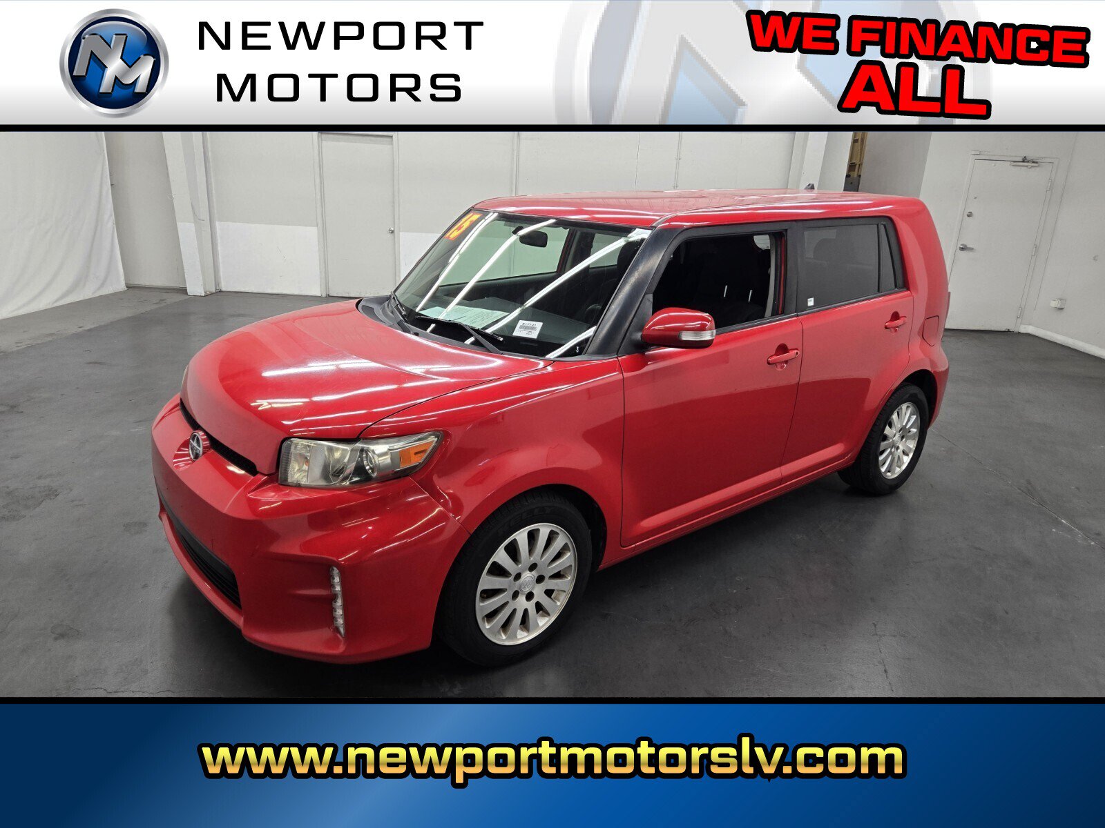 Used 2015 Scion xB FWD image 1