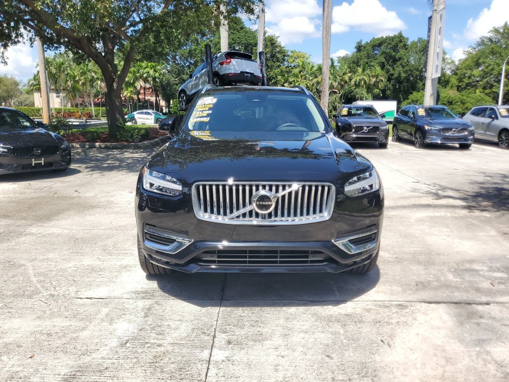 Certified 2024 Volvo XC90 B5 Plus w/ Protection Package Premier AWD/4WD image 2