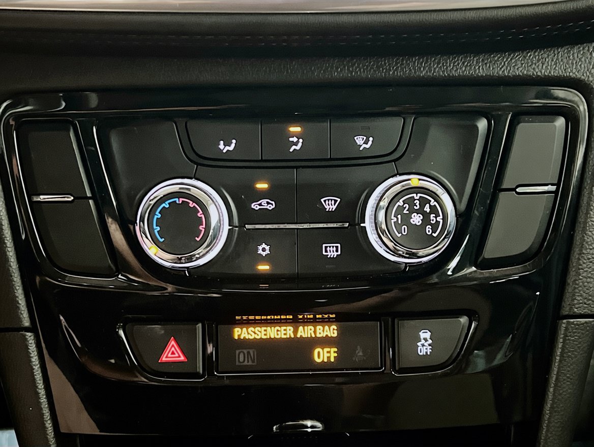 Used 2022 Buick Encore Preferred w/ Safety Package FWD image 10