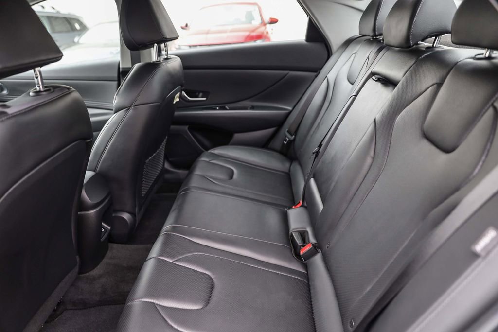 Certified 2024 Hyundai Elantra Limited FWD image 16