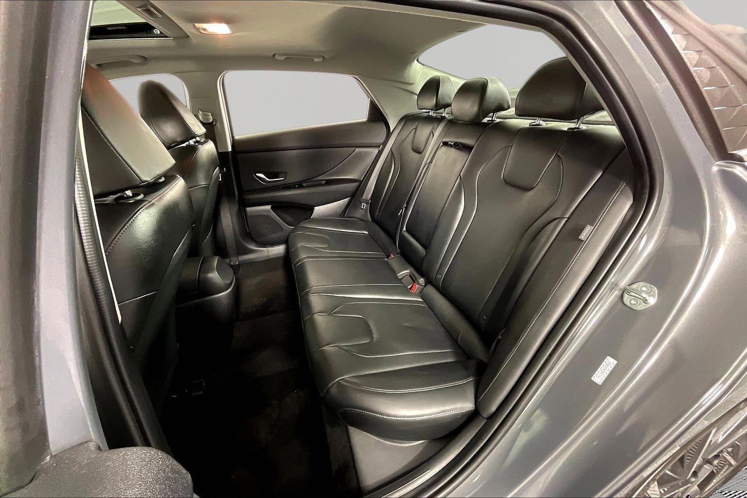 Used 2024 Hyundai Elantra Limited FWD image 21