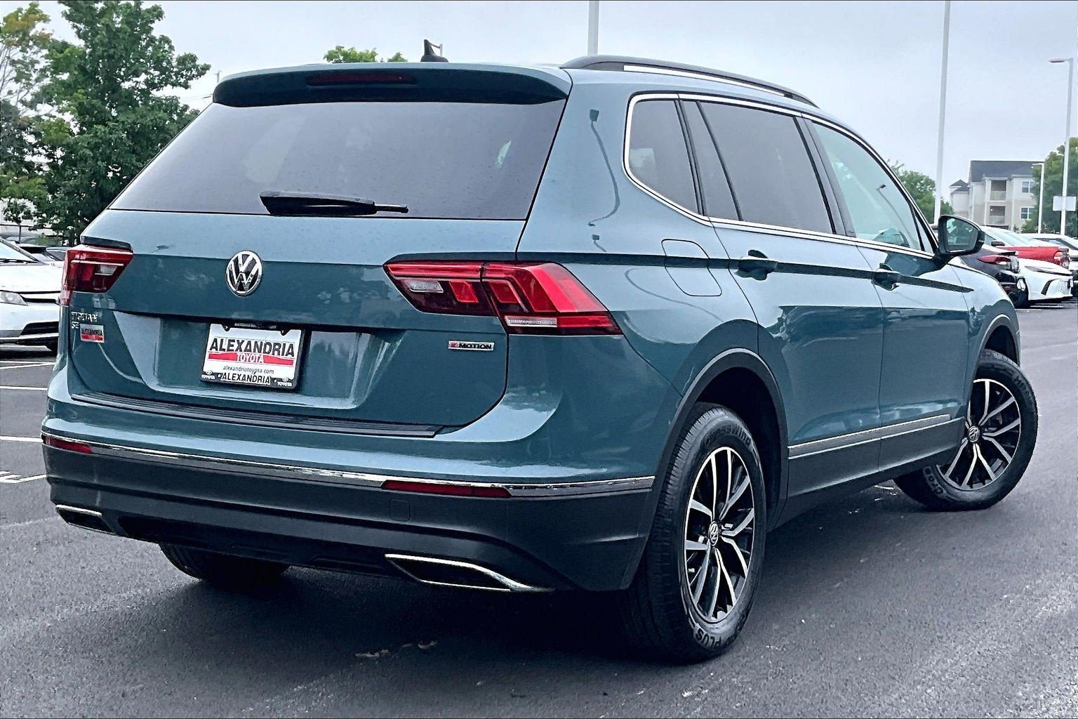 Used 2021 Volkswagen Tiguan SE w/ Panoramic Sunroof Package AWD/4WD image 12