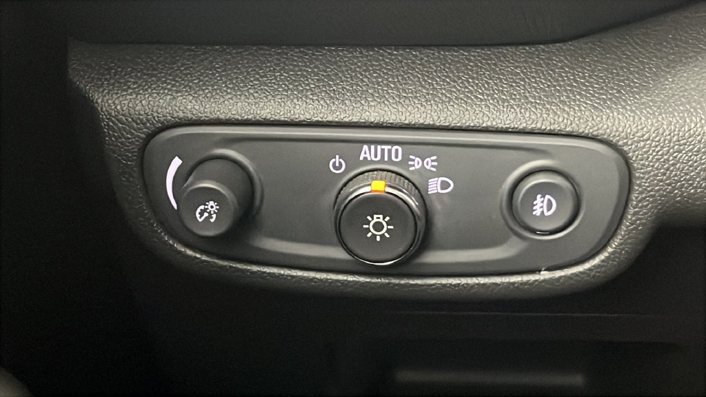 Used 2023 Chevrolet TrailBlazer LT AWD/4WD image 31