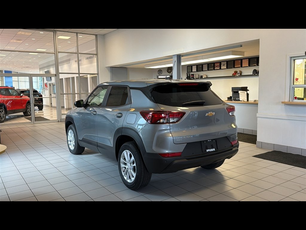 New 2026 Chevrolet TrailBlazer LS w/ LS Convenience Package AWD/4WD image 4