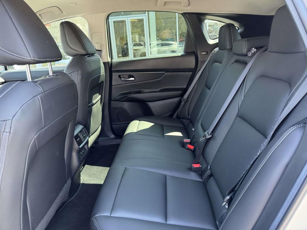 Certified 2025 Nissan Murano SV AWD/4WD image 10