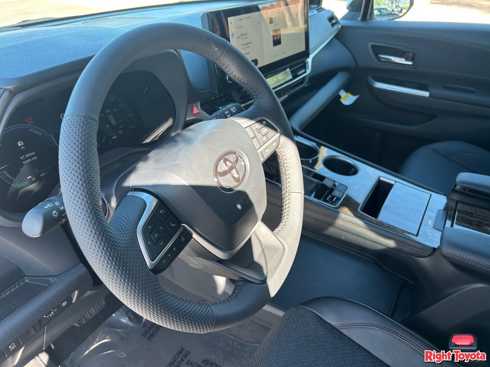 New 2026 Toyota Sienna Platinum AWD/4WD image 21