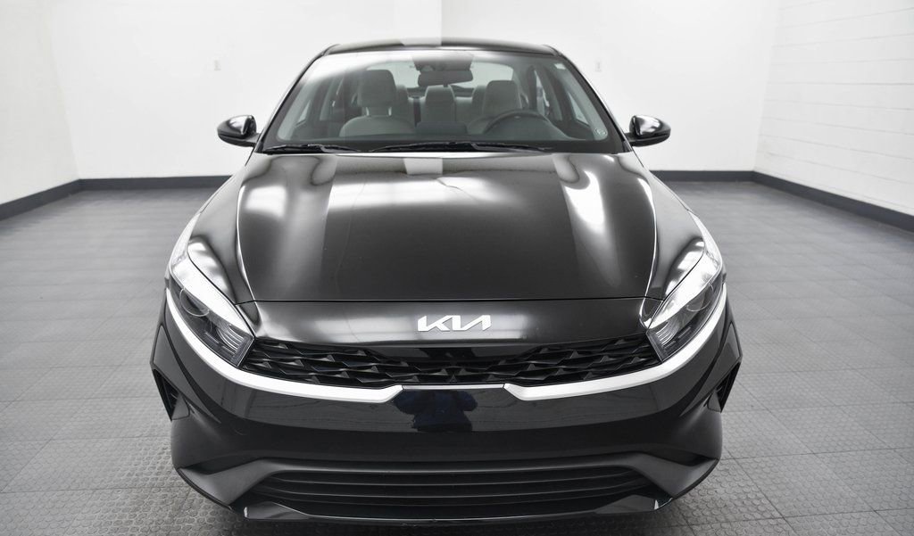 Used 2023 Kia Forte LXS image 2