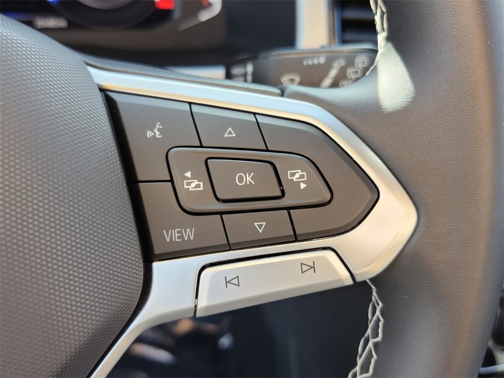 Used 2022 Volkswagen Atlas Cross Sport SE image 25