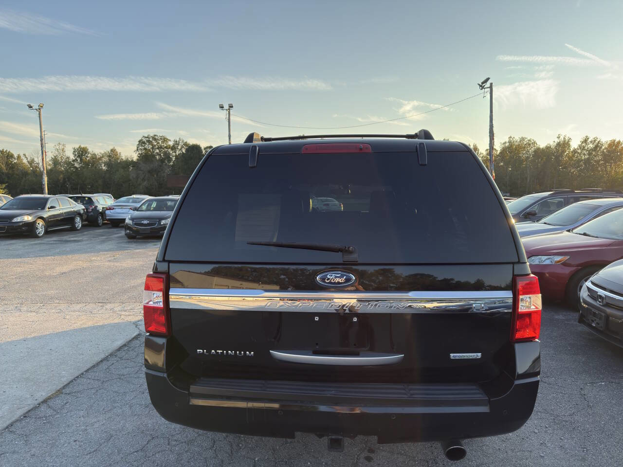 Used 2015 Ford Expedition EL Platinum image 4