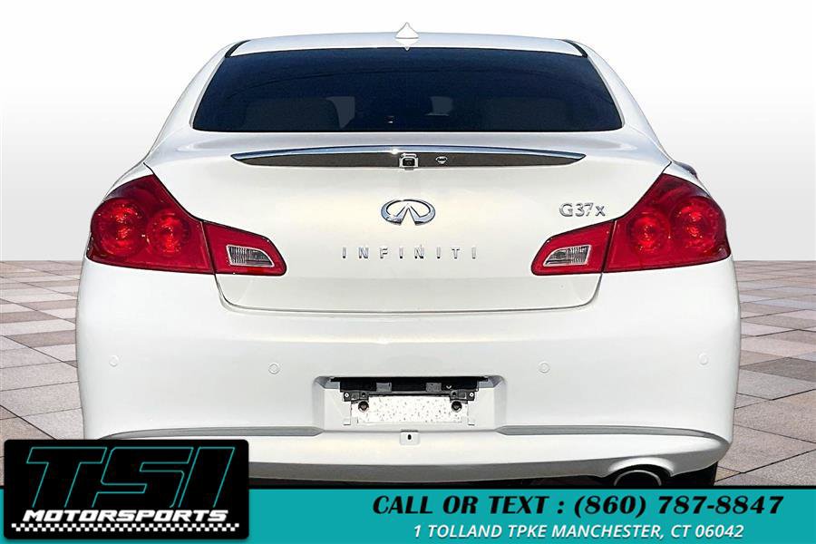 Used 2011 INFINITI G37 x Sedan w/ Premium Pkg image 4