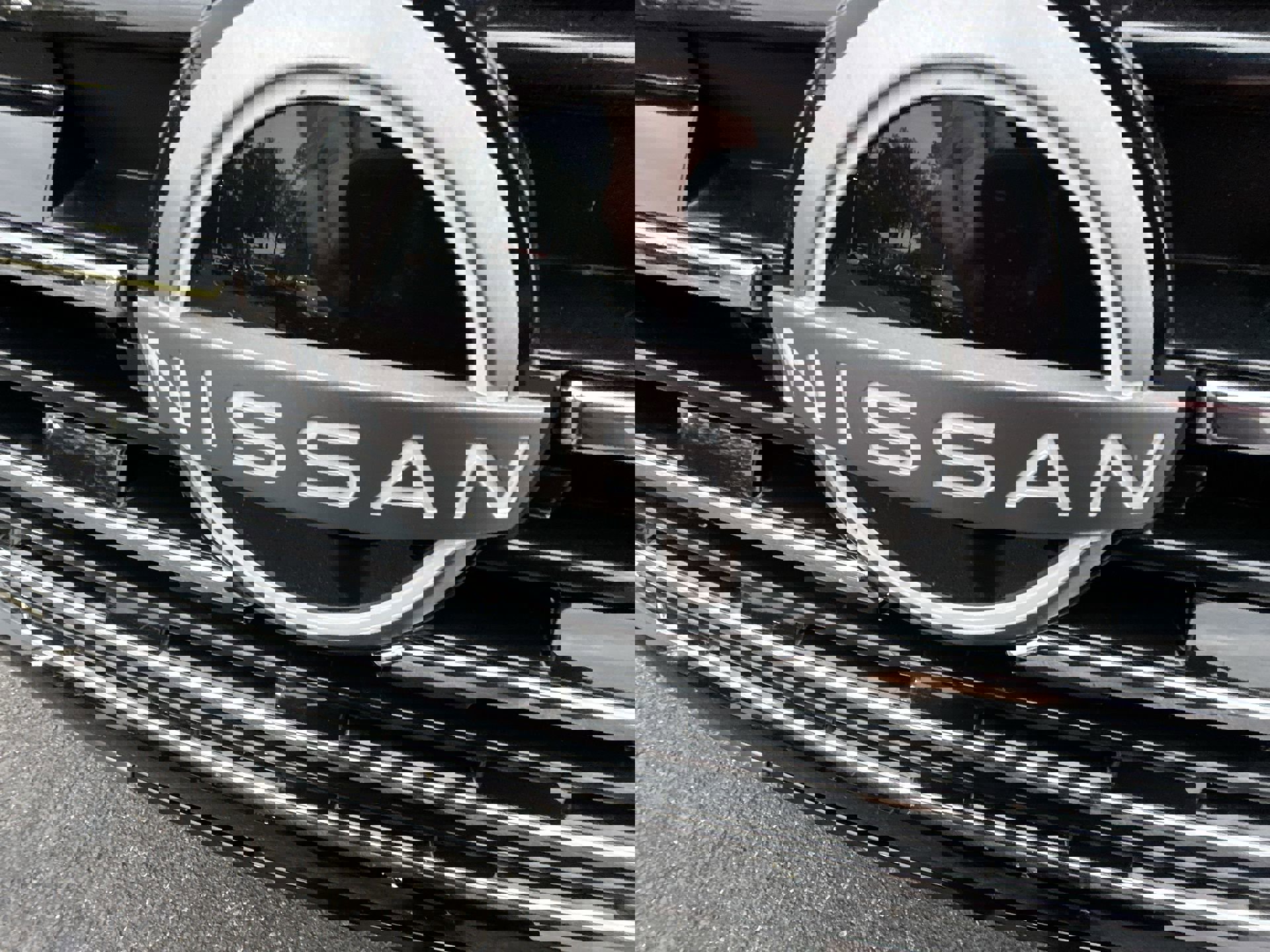 Used 2025 Nissan Rogue Platinum w/ Platinum Premium Package image 35