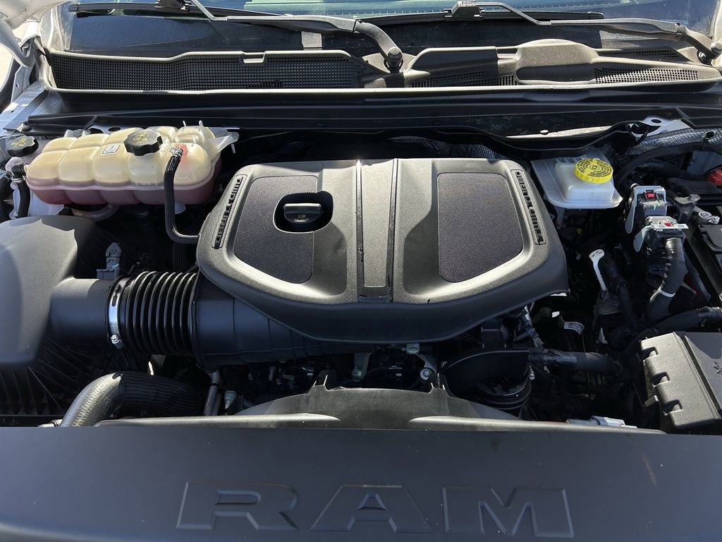 Used 2025 RAM 1500 Laramie AWD/4WD image 34