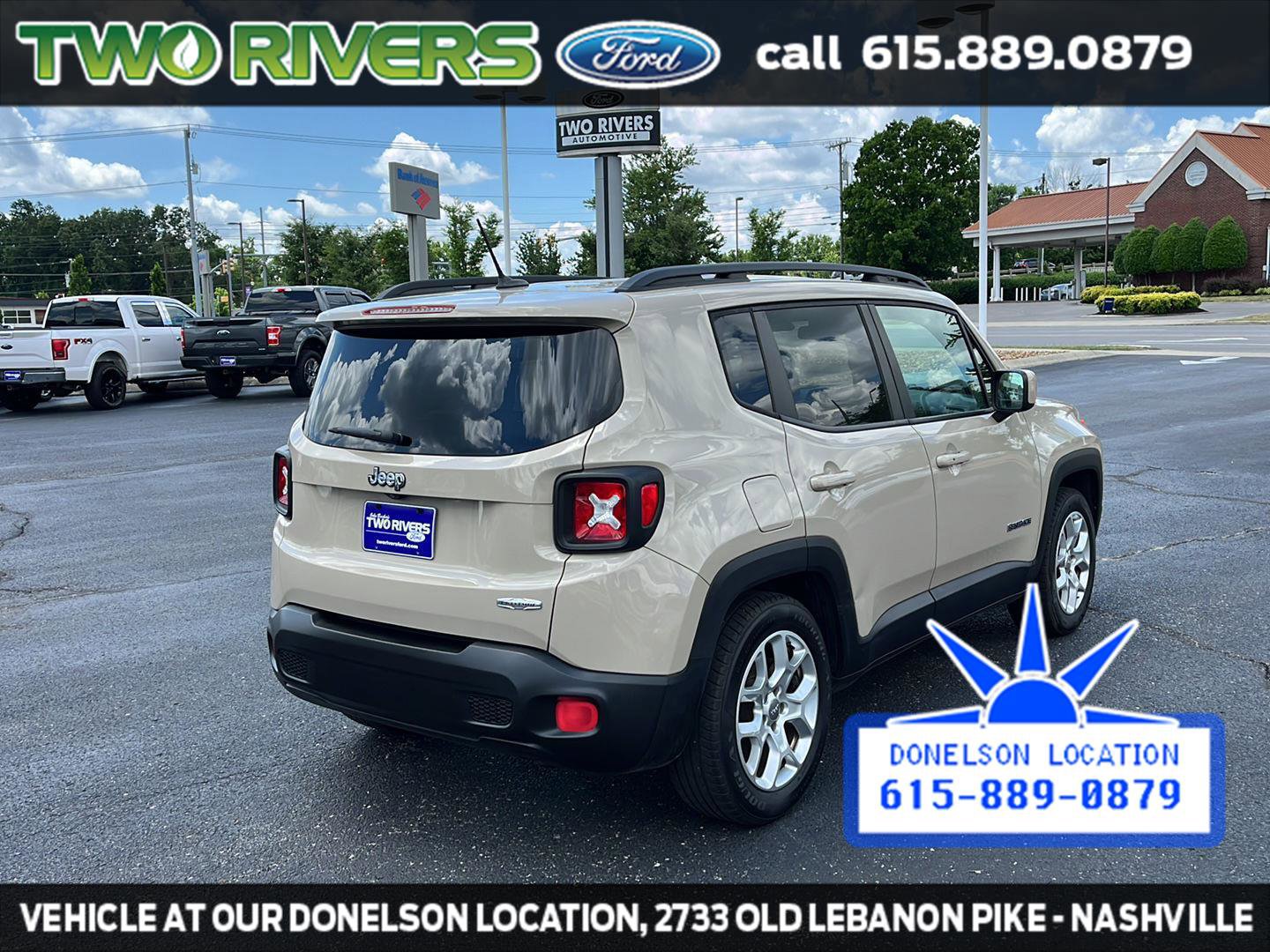 Used 2015 Jeep Renegade Latitude w/ Cold Weather Group FWD image 9