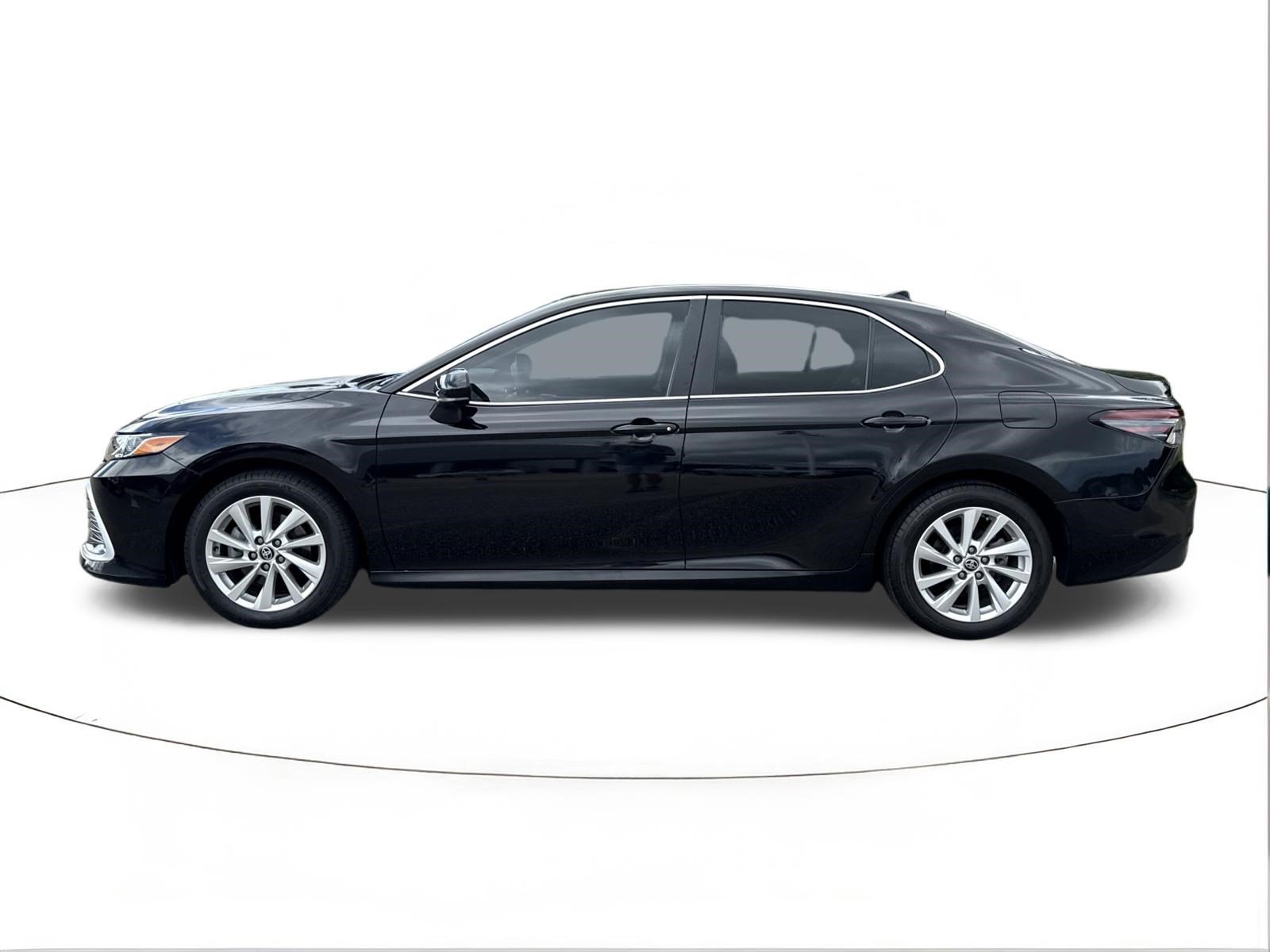 Used 2023 Toyota Camry LE FWD image 6