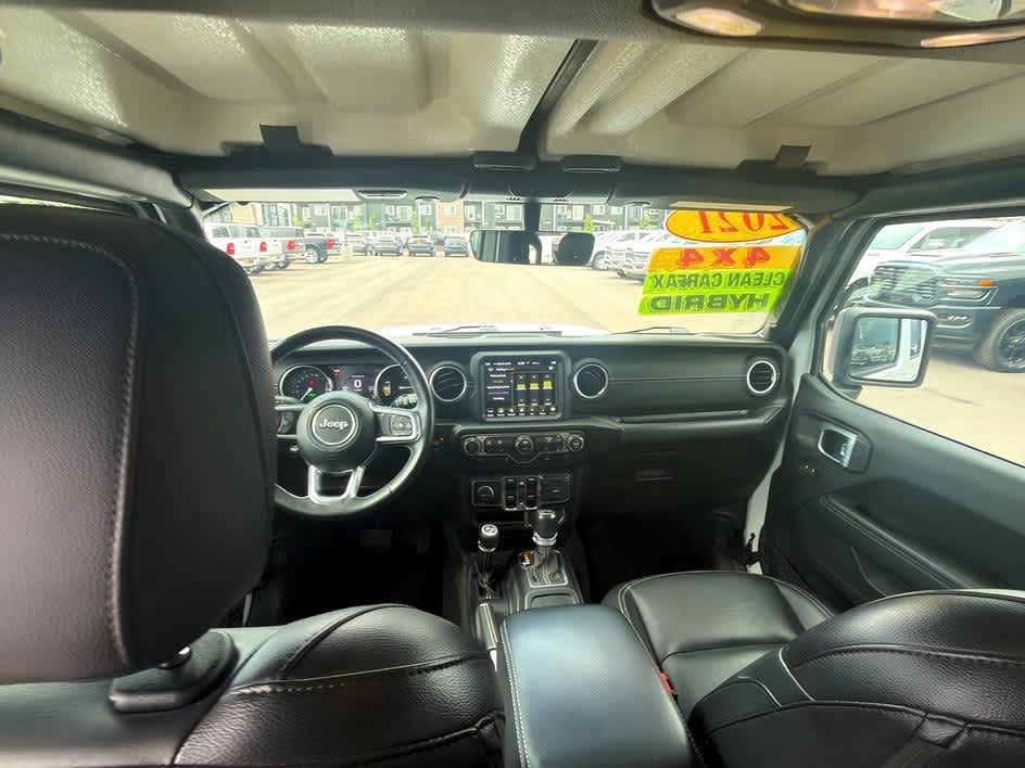 Used 2021 Jeep Wrangler Unlimited Sahara w/ Cold Weather Group AWD/4WD image 21