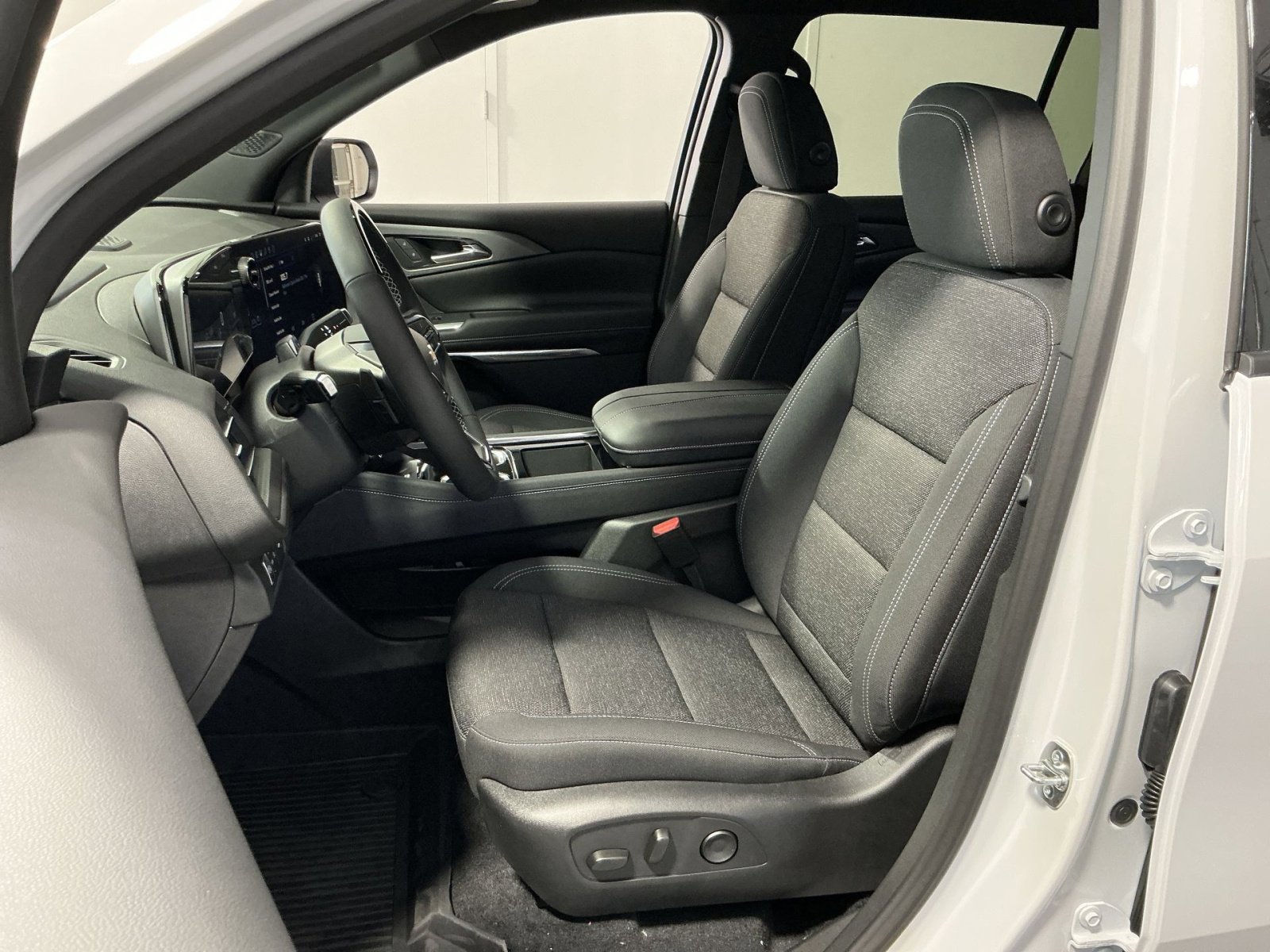 New 2026 Chevrolet Traverse LT w/ Enhanced Driving Package image 21