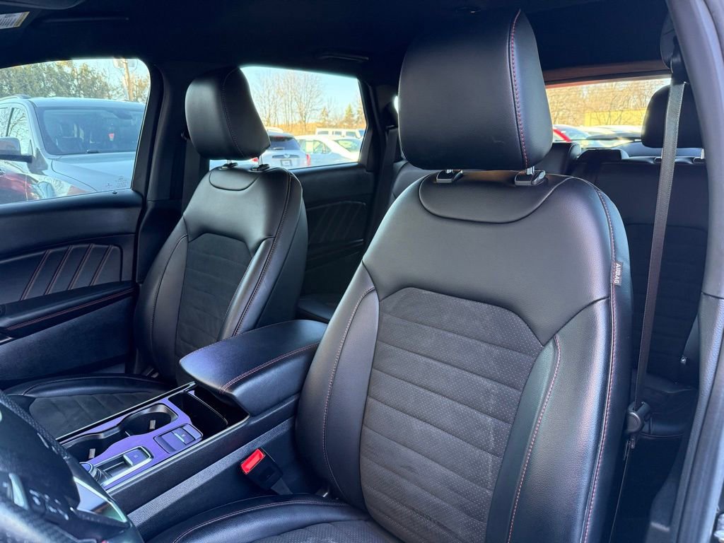 Used 2020 Ford Edge ST-Line FWD image 12