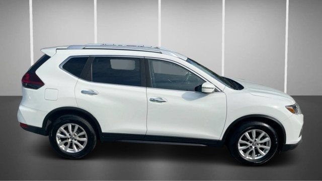 Used 2020 Nissan Rogue SV FWD image 4
