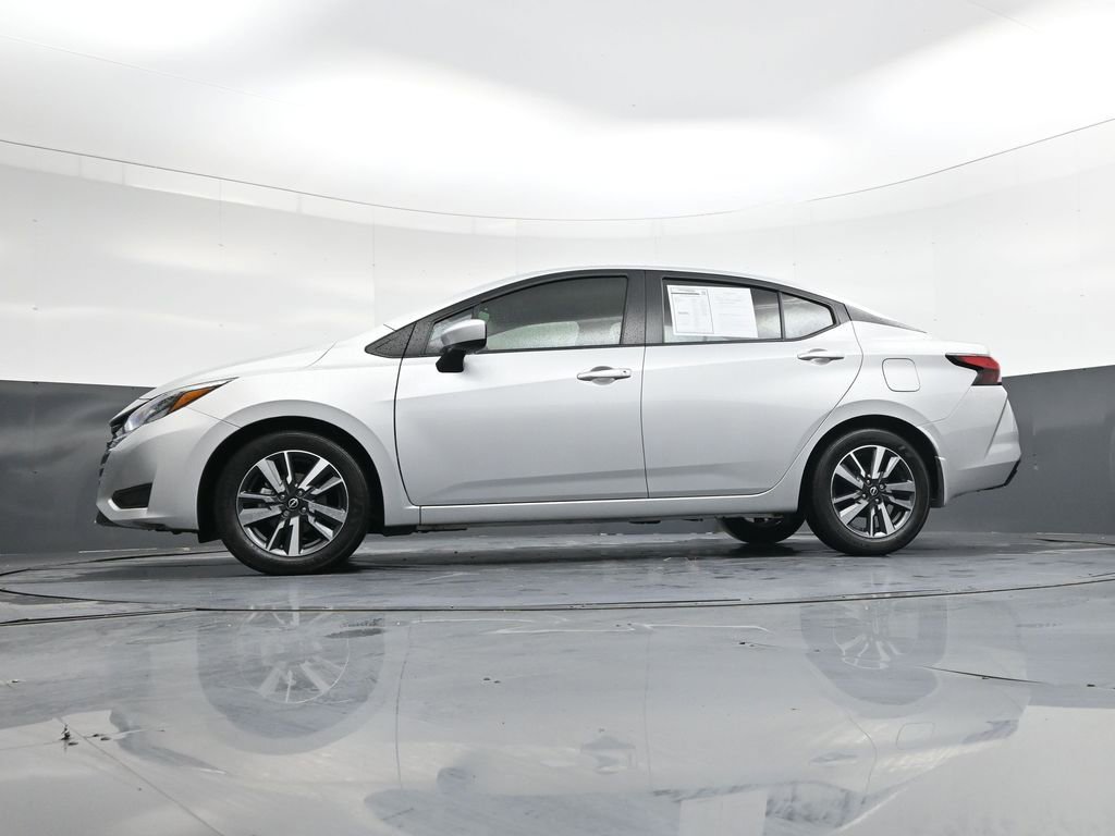 Used 2025 Nissan Versa SV w/ Trunk Package image 29